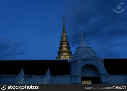 watphrathatchaehaeng temple with sunset
