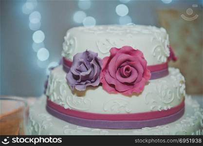 Wedding cake with roses 2066.. Big wedding cake with roses.