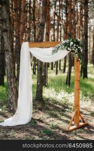 wedding ceremony area, arch chairs decor