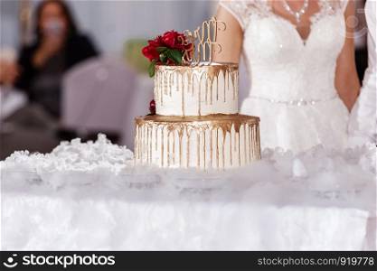 wedding decorated cake with smoke. Stunning wedding cake and magnificent decoration.. Stunning wedding cake and magnificent decoration. wedding decorated cake with smoke