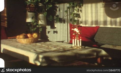 Weihnachtlich geschmncktes Wohnzimmer (8 mm-Film aus den 60er-Jahren)