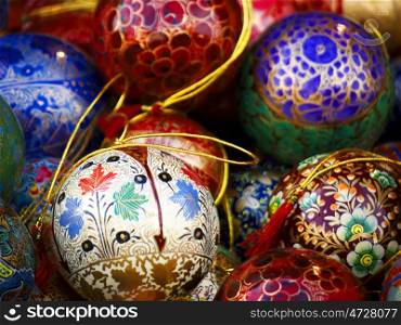 Weihnachtsbaumschmuck. folkloric christmas ball ornaments with different painting