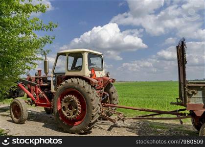 Wheeled tractor with trailer