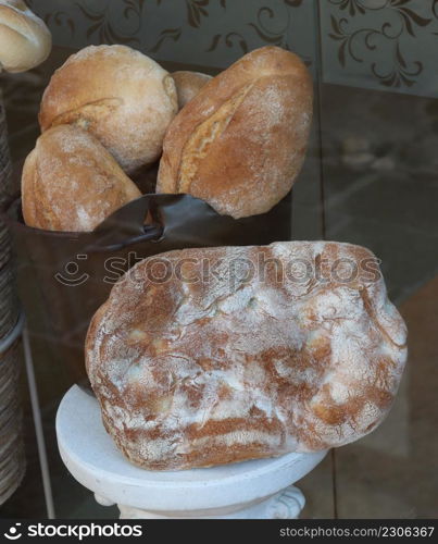 white bread processed in the basket