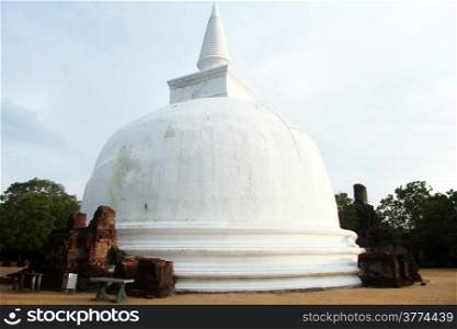 White stupa Kiri Vihara in Polonnaruwa, Sri Lanka