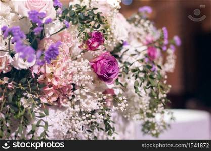 white wedding flower decoration