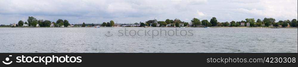 Wide panorama of Oxford on the banks of Chesapeake bay in Maryland