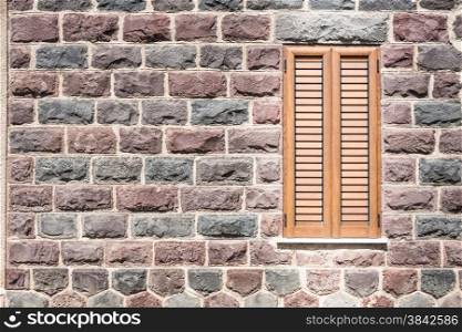 Window on the wall of basalt .