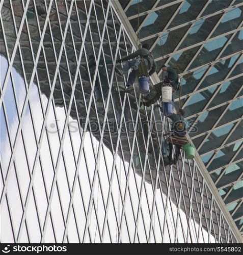 Window washers cleaning windows of Seattle Central Library, Seattle, Washington State, USA
