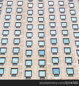 windows in the city of london home and office skyscraper building