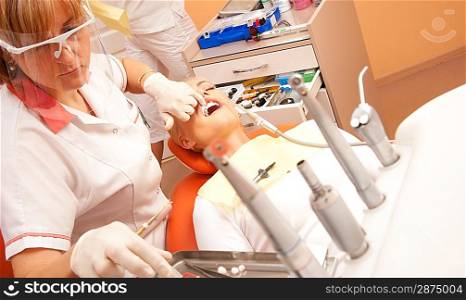Woman at the dentist&acute;s surgery.