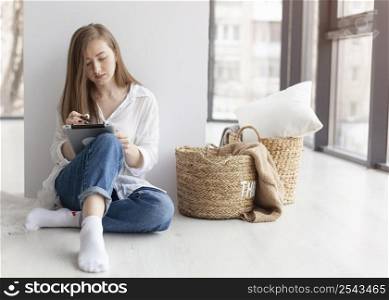 woman coming up with new ideas blog indoors with copy space