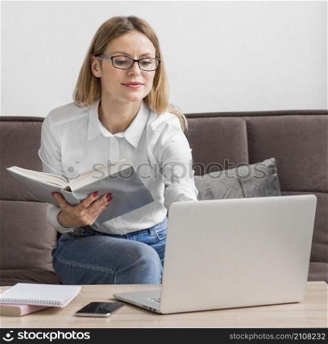 woman doing online class