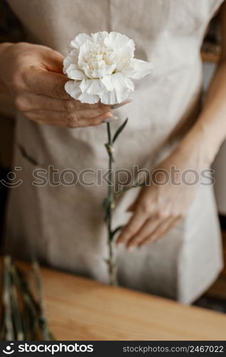 woman making beautiful floral bouquet 4