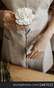 woman making beautiful floral bouquet 4