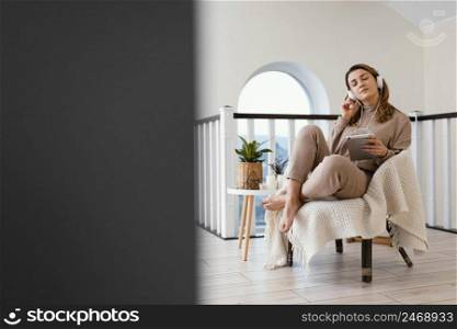 woman meditating indoor 9