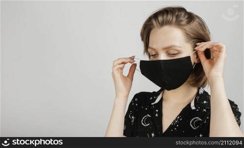 woman with black shirt mask