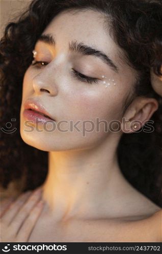 woman with pearls make up 2