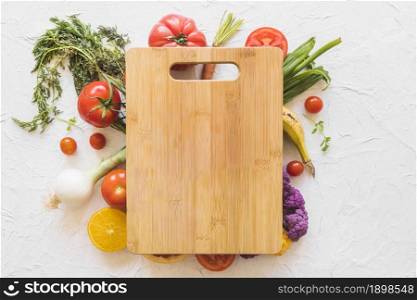 wooden chopping board vegetables texture backdrop. Resolution and high quality beautiful photo. wooden chopping board vegetables texture backdrop. High quality beautiful photo concept