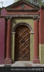 Wooden entrance door, Zona Centro, San Miguel de Allende, Guanajuato, Mexico