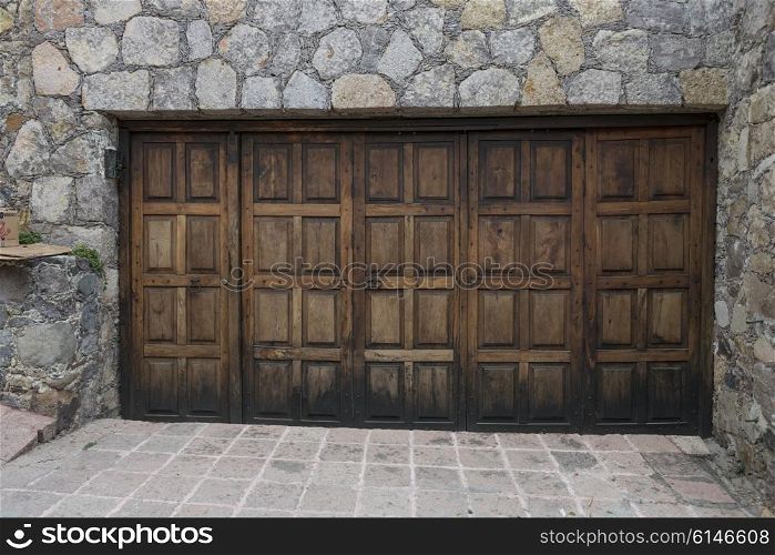 Wooden entrance doors of a building, Zona Centro, San Miguel de Allende, Guanajuato, Mexico