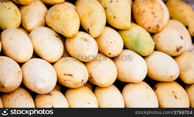 yellow mangoes for sale