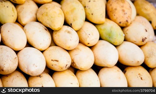 yellow mangoes for sale