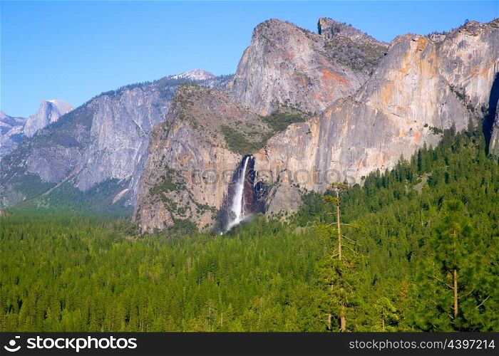 Yosemite el Capitan and Half Dome in California National Parks US