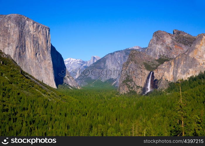 Yosemite el Capitan and Half Dome in California National Parks US