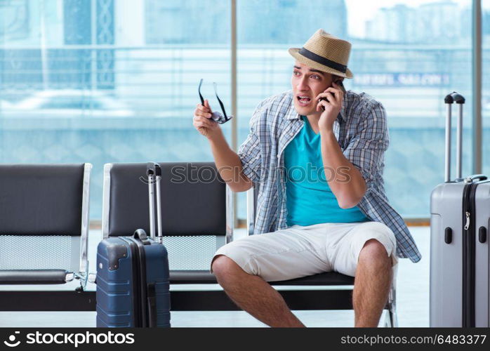 Young man travelling for his summer beach vacation