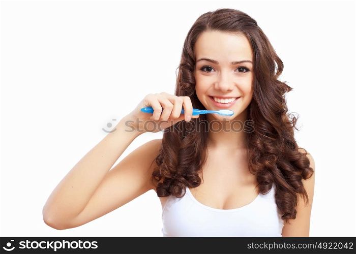 Young woman at home brushing teeth in the morning. dp6pfFWPiVNN+fTY9gAFKSFCaOeCoLyOXPcZa5v6bAzpAmCKn9erNK5uJdNyDREAxeYQb0h4LWVLjFDdo7oIS75pfGmeutqGbbze8J8DcBaGBhVfzLh/YduBK/sSE5IS6YWpaPU6AW/i1yC5kIpL2Sc8QNuhryQJKZKcakFGMvTHzPpSmaAqcQpLBGhCjepety7aOeHwcSGsJvQGG7W4aQYlwfX9L1eq20OKQwZsZf3eq11T1ofGM8h0Sv/w81brIvJ9AEbr+jbxxCyOR+XSepLsriKF6hnh0mDLB8/iIuTtz1CIuSTyJHicic6vL+S8