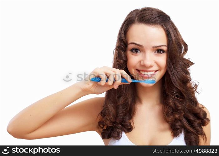 Young woman at home brushing teeth in the morning. dp6pfFWPiVNN+fTY9gAFKSFCaOeCoLyOXPcZa5v6bAzpAmCKn9erNK5uJdNyDREAxeYQb0h4LWVLjFDdo7oIS75pfGmeutqGbbze8J8DcBaGBhVfzLh/YduBK/sSE5IS6YWpaPU6AW/i1yC5kIpL2Sc8QNuhryQJKZKcakFGMvTHzPpSmaAqcQpLBGhCjepety7aOeHwcSGsJvQGG7W4aQYlwfX9L1eq20OKQwZsZf3eq11T1ofGM+Bc0x+lGZrl7zA1Wrl1gtwaPmJKwFCUR7NoVoX9JfkyObd32Z/JrLie0AByW9q+r6nRZNCE7Jwk