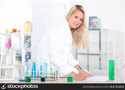Young woman working in a laboratory.