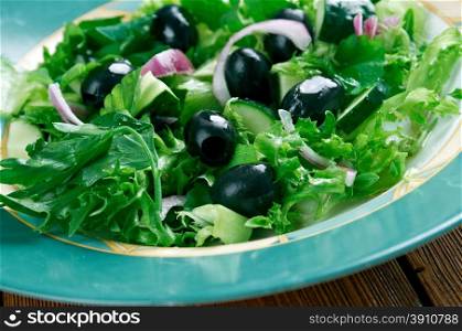 Zahter salatas? - Mediterranean salad with green leaves, olives and onions